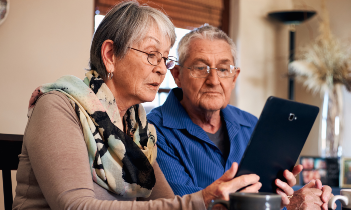 5 Tips for Managing a Senior's Care from Long-Distance